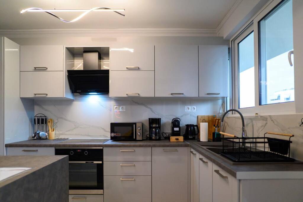 Fresh Spicy 1Bd Amusement Arcade Apartment Atena Exterior foto