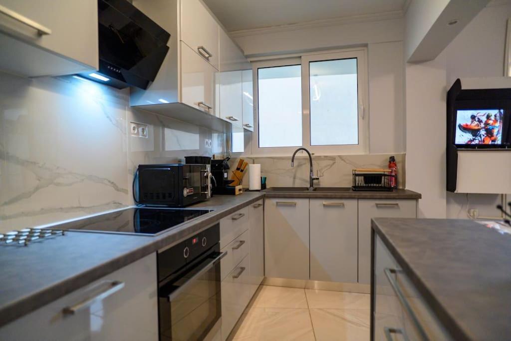 Fresh Spicy 1Bd Amusement Arcade Apartment Atena Exterior foto